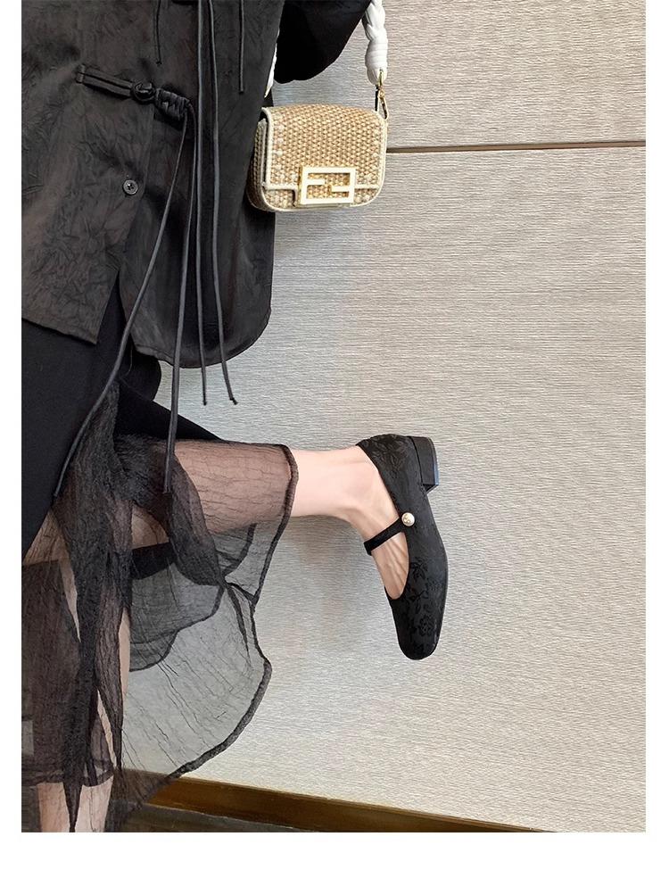 Huizhou women s shoes spring shoes national style new Chinese single shoes 2025 spring women s retro Mary Jane shoes sheepskin high heels 34
Huizhou women s shoes spring shoes national style new Chinese single shoes 2025 spring women s retro Mary Jane shoes sheepskin high heels 34