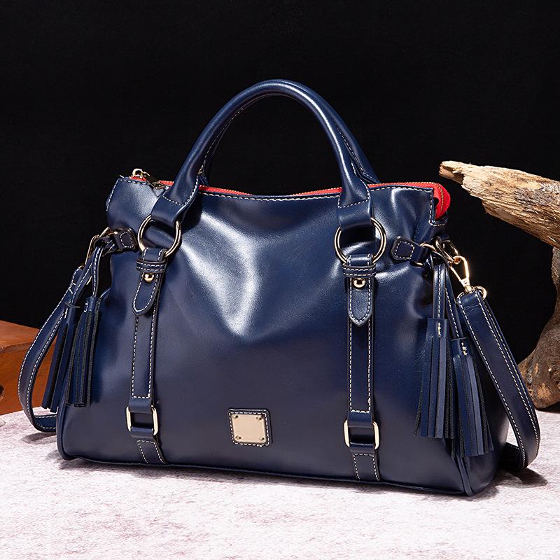 Luxury Handbag Brand Vintage Shoulder Bag High-quality Pu Tote Bag Tassel Pendant Stylish Crossbody Bag High-end Work Briefcases королівський синій колір
Luxury Handbag Brand Vintage Shoulder Bag High-quality Pu Tote Bag Tassel Pendant Stylish Crossbody Bag High-end Work Briefcases королівський синій колір