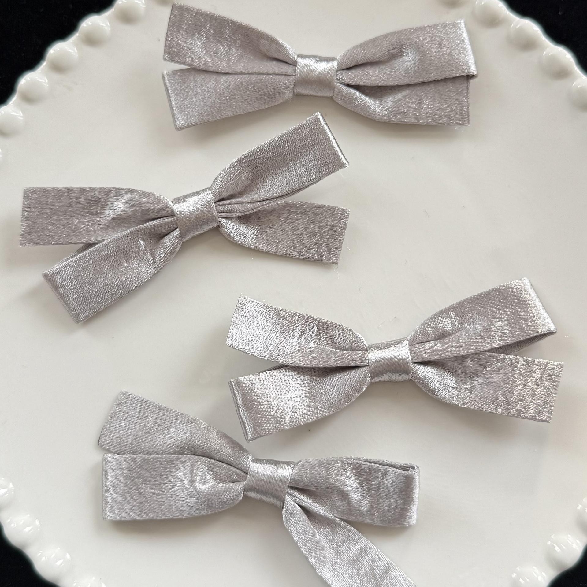 10Pcs Korean Chic Silver Bow Accessories for DIY Hair Clips Hairpins - Simple Fashion Girl s Clothing Shoe Bag Fabric Decoration 8cm серебряный
10Pcs Korean Chic Silver Bow Accessories for DIY Hair Clips Hairpins - Simple Fashion Girl s Clothing Shoe Bag Fabric Decoration 8cm серебряный