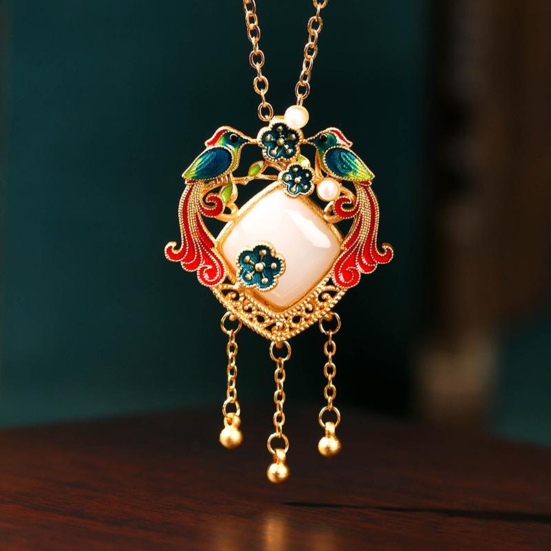 Joy on the Brow White Jade & Gold-Plated Pendant - Women s Classical Ethnic Style Necklace Gold-Plated
Joy on the Brow White Jade & Gold-Plated Pendant - Women s Classical Ethnic Style Necklace Gold-Plated