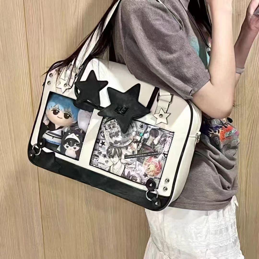 Energetic Girl Original Wa Gu Versatile Crossbody Ita Bag - Fits 20cm Dolls, Single Shoulder with Button Closure чорний
Energetic Girl Original Wa Gu Versatile Crossbody Ita Bag - Fits 20cm Dolls, Single Shoulder with Button Closure чорний