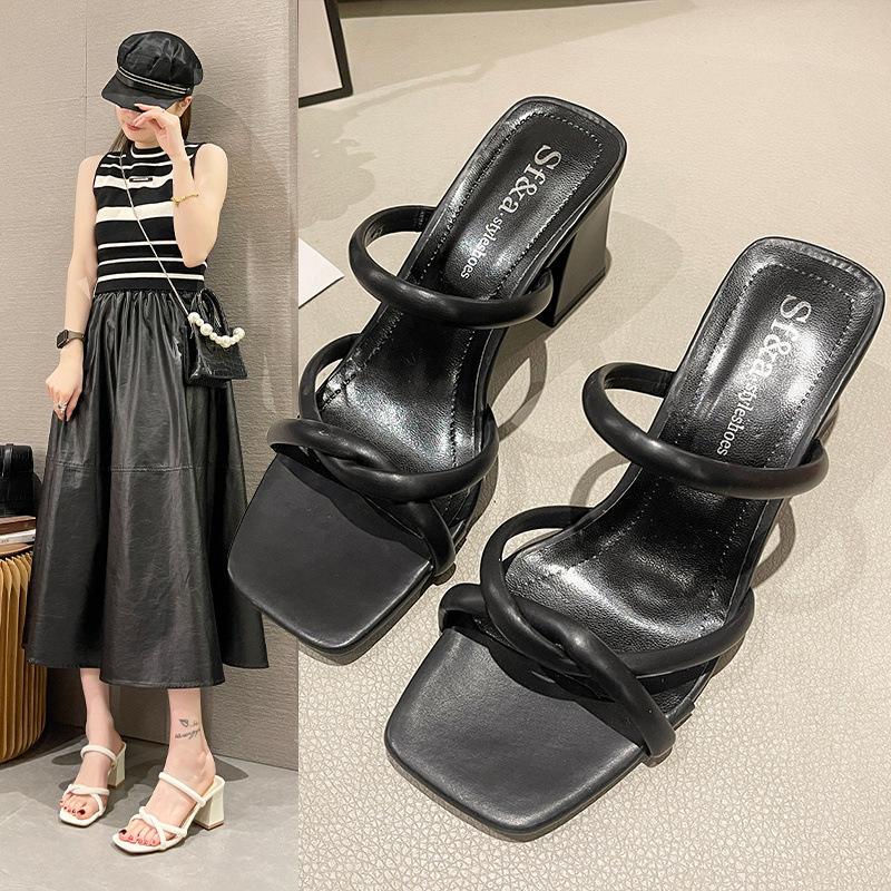 Coarse heel sandals women s new summer wear gentle fairy wind word with high heel half drag 40 чорний
Coarse heel sandals women s new summer wear gentle fairy wind word with high heel half drag 40 чорний