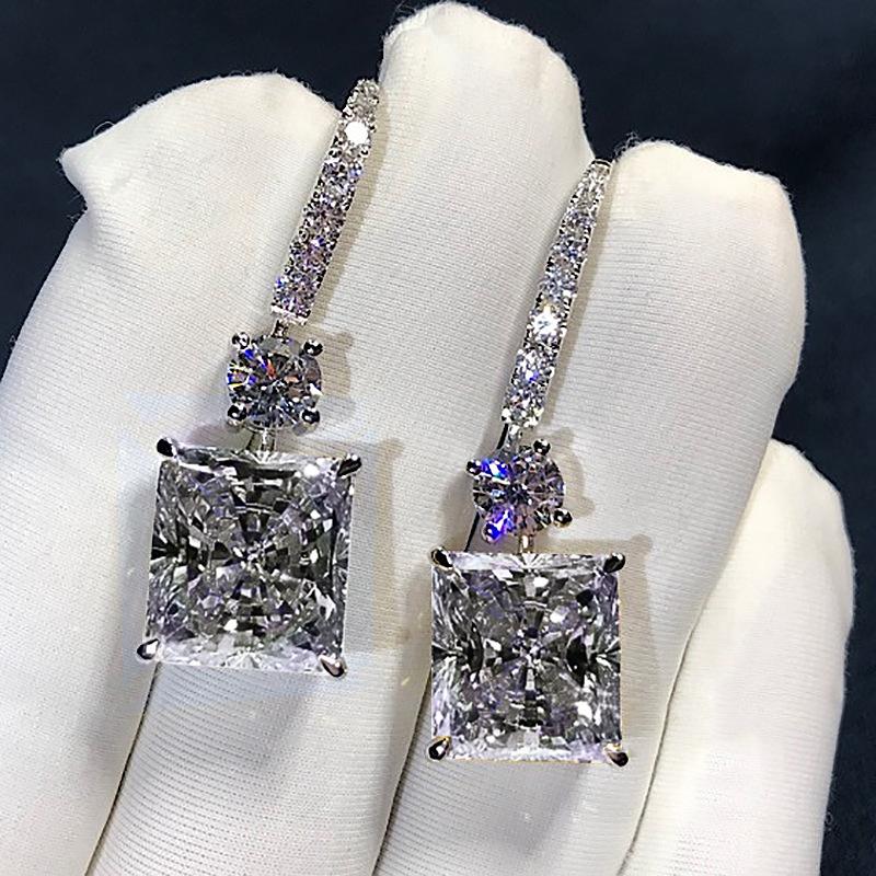 Сияющая огранка 3ct b Бриллиант Болтающаяся серьга Real 925 Sterling sier Ювелирные изделия Вечеринка Свадьба Серьги для женщин Свадебный подарок
Сияющая огранка 3ct b Бриллиант Болтающаяся серьга Real 925 Sterling sier Ювелирные изделия Вечеринка Свадьба Серьги для женщин Свадебный подарок