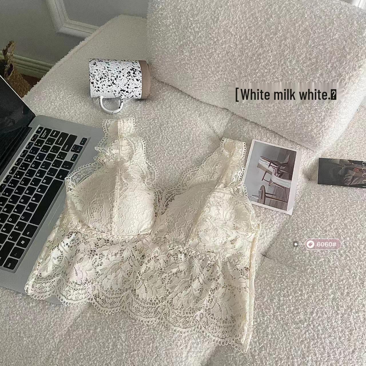 6060 Танк-топ з мереживом, V-подібним вирізом, з льодяного шовку, без спинки, з інтегрованим бюстгальтером M (80-120)
6060 Танк-топ з мереживом, V-подібним вирізом, з льодяного шовку, без спинки, з інтегрованим бюстгальтером M (80-120)