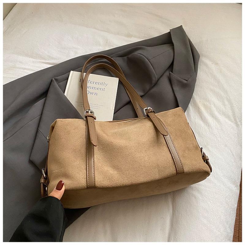 Stylish retro suede large-capacity tote bag, autumn new casual high-value niche commuter shoulder bag
Stylish retro suede large-capacity tote bag, autumn new casual high-value niche commuter shoulder bag