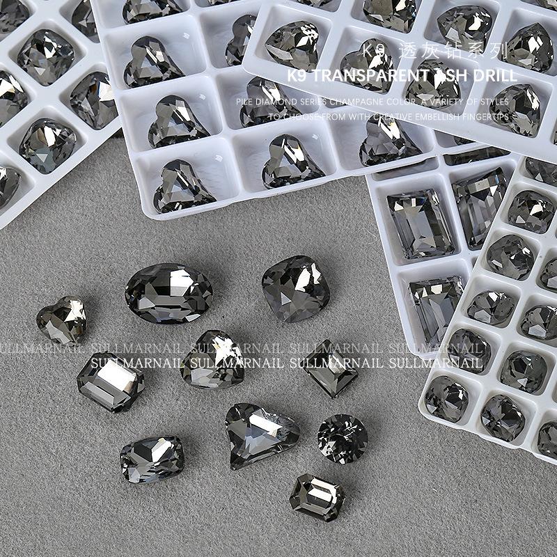Nail Art Decoration Set: Heart & Rectangle K9 Rhinestones - Black, Peach, Transparent Grey (2 Pieces)
Nail Art Decoration Set: Heart & Rectangle K9 Rhinestones - Black, Peach, Transparent Grey (2 Pieces)