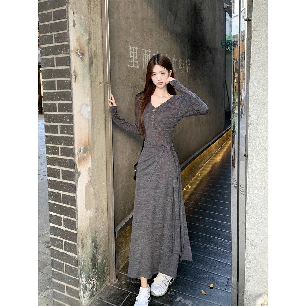 National style new Chinese dress autumn women s fashion thin skirt high-end design sense unique chic niche v-neck S
National style new Chinese dress autumn women s fashion thin skirt high-end design sense unique chic niche v-neck S