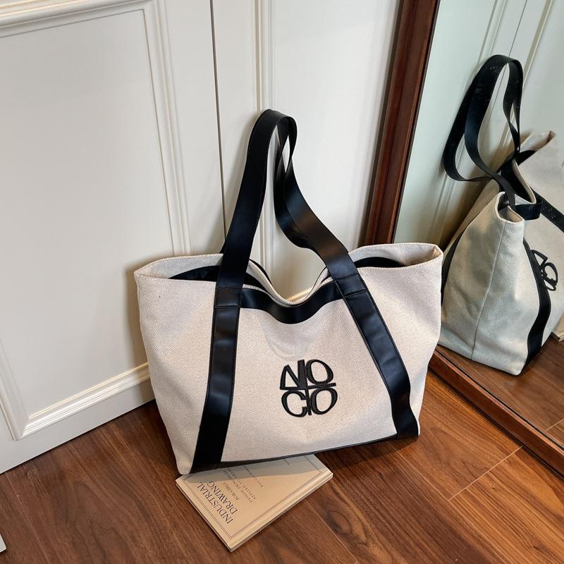 Large capacity bag women 2025 new casual handbag bag short trip bag fitness shoulder bag чёрный
Large capacity bag women 2025 new casual handbag bag short trip bag fitness shoulder bag чёрный