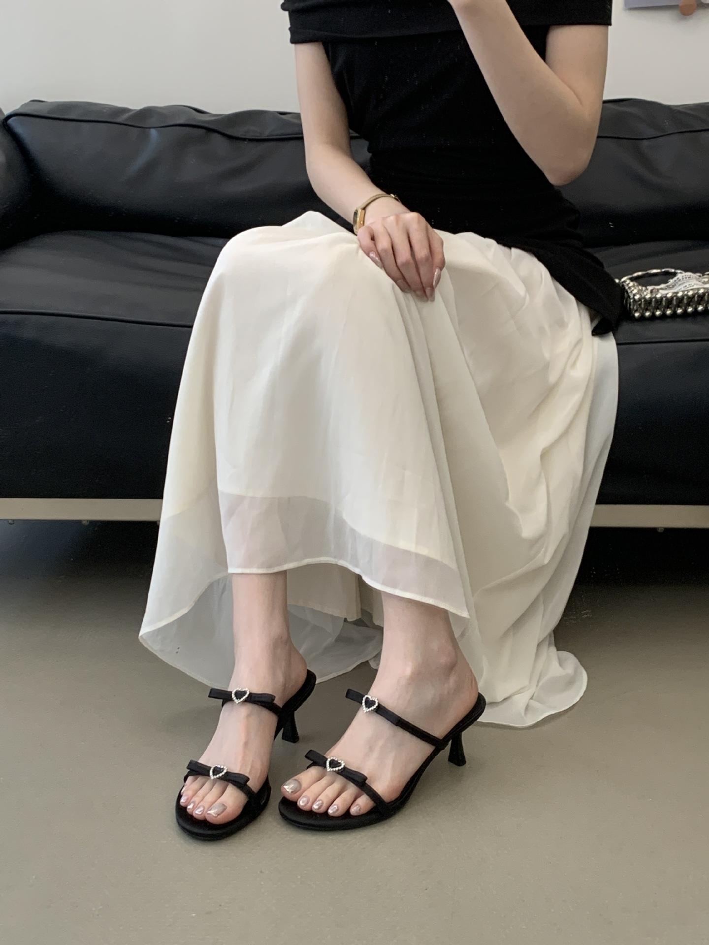 High-Heeled Sandals For Women S Summer Outer Wear, Simple And Versatile Bow, Black Stiletto With Cool Slippers For Women 40 чорний
High-Heeled Sandals For Women S Summer Outer Wear, Simple And Versatile Bow, Black Stiletto With Cool Slippers For Women 40 чорний