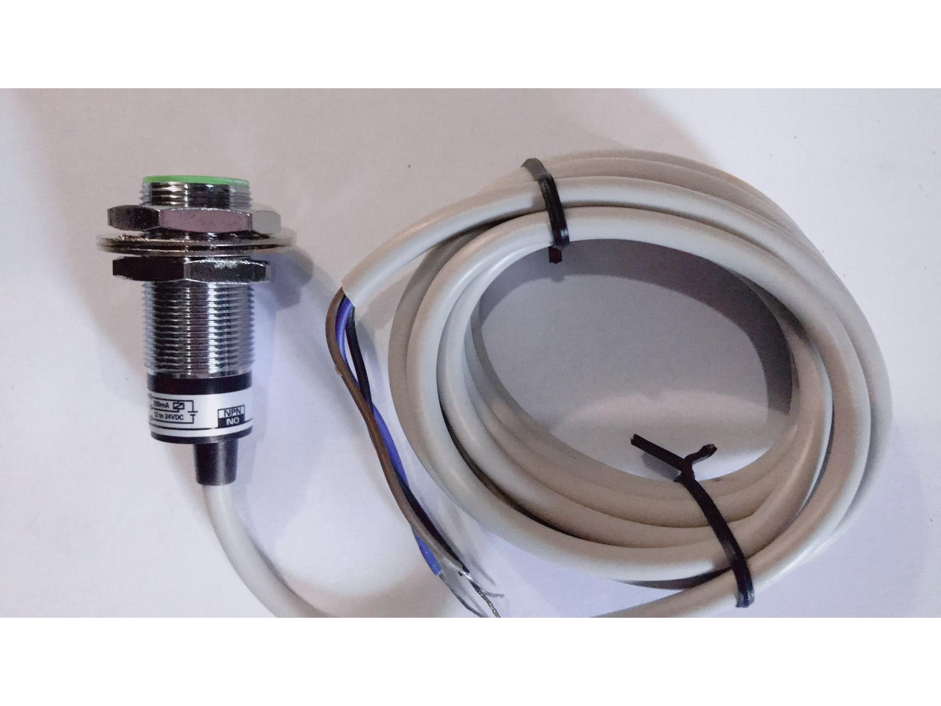 Metal Inductive Proximity Switch E2E-X5E1/E2F1F2Y1Y2-X7D1D2, AC/DC, Three-Wire, Normally Open/Closed.
Metal Inductive Proximity Switch E2E-X5E1/E2F1F2Y1Y2-X7D1D2, AC/DC, Three-Wire, Normally Open/Closed.