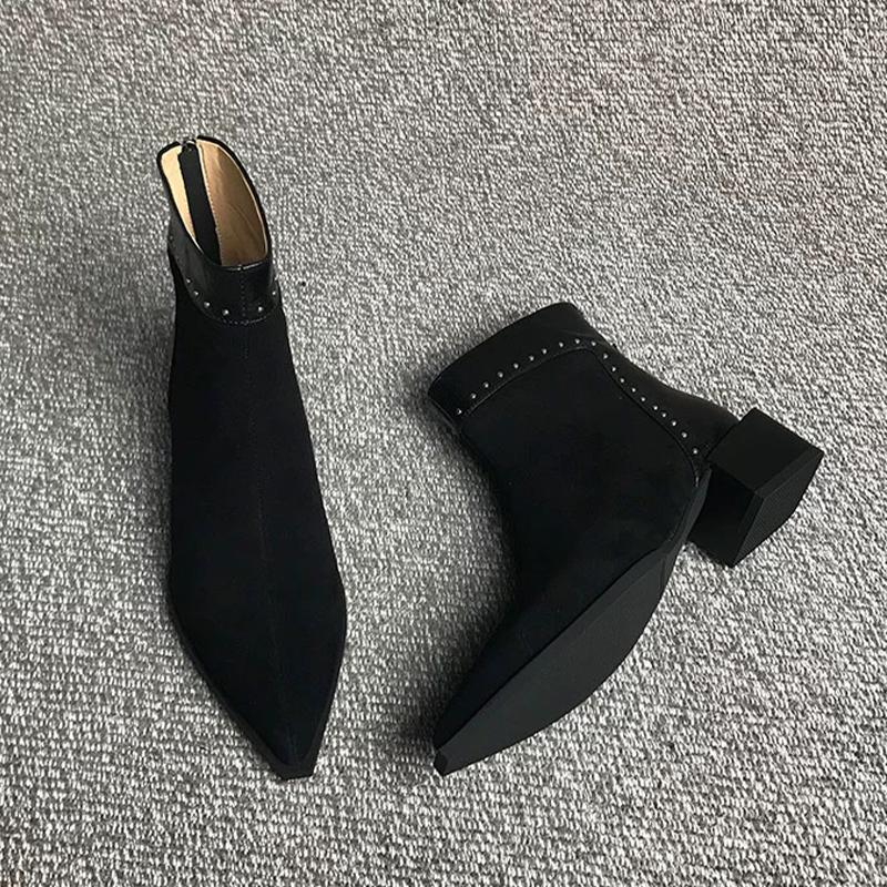 Модные женские ботильоны с острым носком, зимняя мода, замшевые туфли на каблуке для платья, дизайнерские роскошные ботинки 2025, новые повседневные челси ботильоны для женщин 40 чёрный
Модные женские ботильоны с острым носком, зимняя мода, замшевые туфли на каблуке для платья, дизайнерские роскошные ботинки 2025, новые повседневные челси ботильоны для женщин 40 чёрный