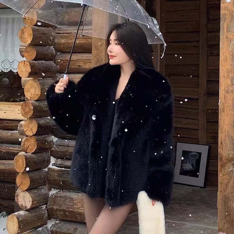 Fashionable large collar faux fur coat with feminine elegance long sleeved warm coat one size fits all чорний
Fashionable large collar faux fur coat with feminine elegance long sleeved warm coat one size fits all чорний