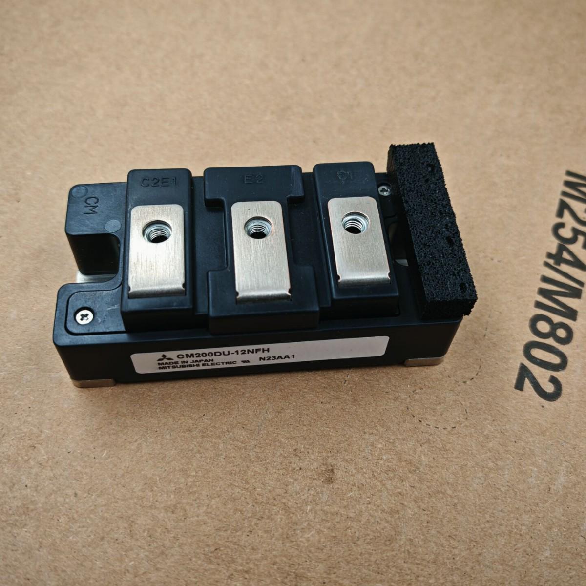 New CM200TU-12F DC600V 200A Thyristor IC Package
New CM200TU-12F DC600V 200A Thyristor IC Package