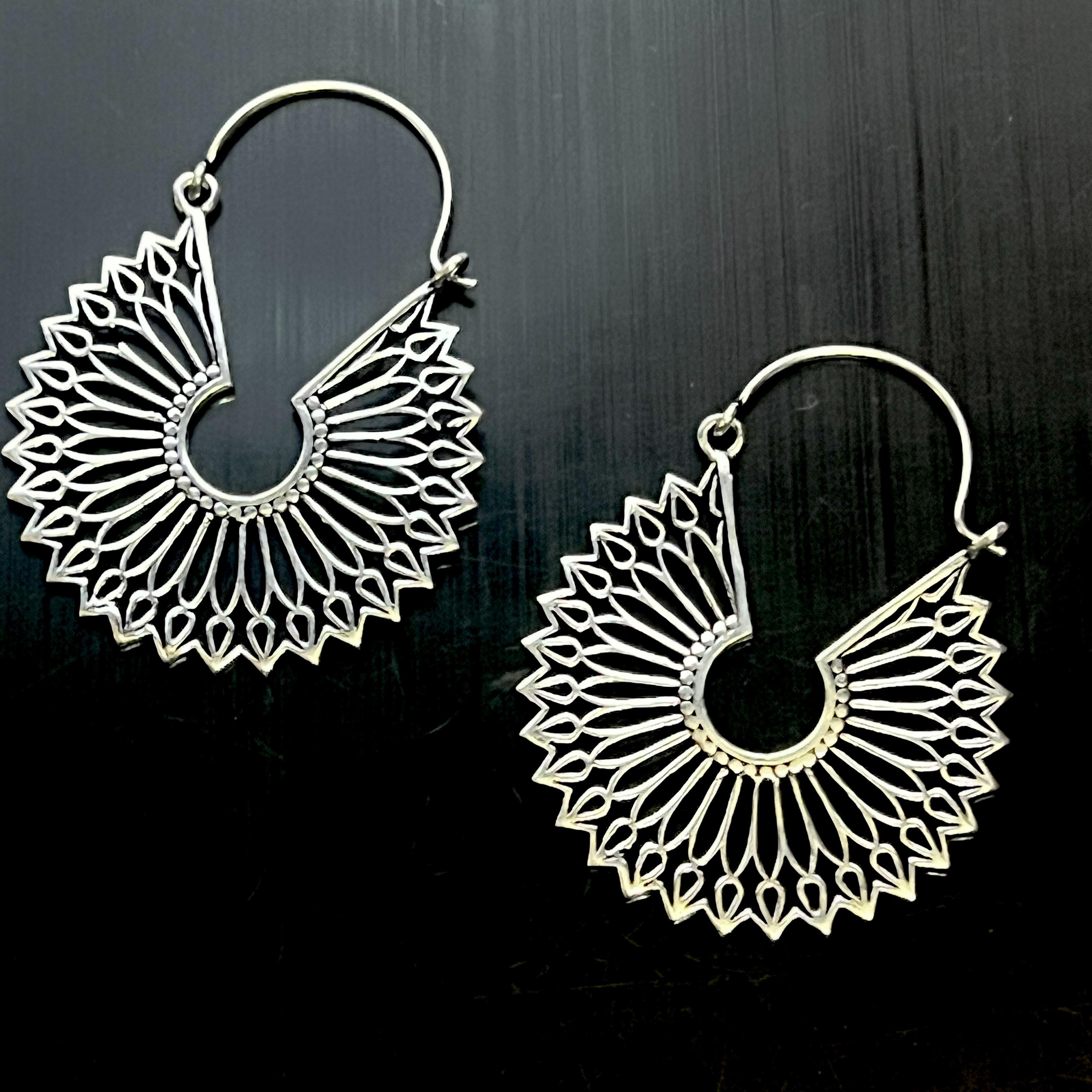Mandala Earrings, flower of life Earrings, lotus mandala earring, floral Earring, Handmade Jewelry, Festival Jewelry, Gift for her, gifts латунний
Mandala Earrings, flower of life Earrings, lotus mandala earring, floral Earring, Handmade Jewelry, Festival Jewelry, Gift for her, gifts латунний
