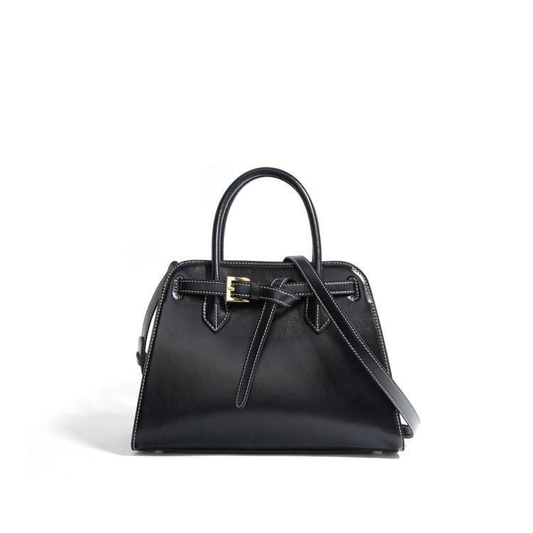 Niche retro women s high-end handbag, first-layer cowhide versatile large-capacity shell messenger bag чёрный
Niche retro women s high-end handbag, first-layer cowhide versatile large-capacity shell messenger bag чёрный