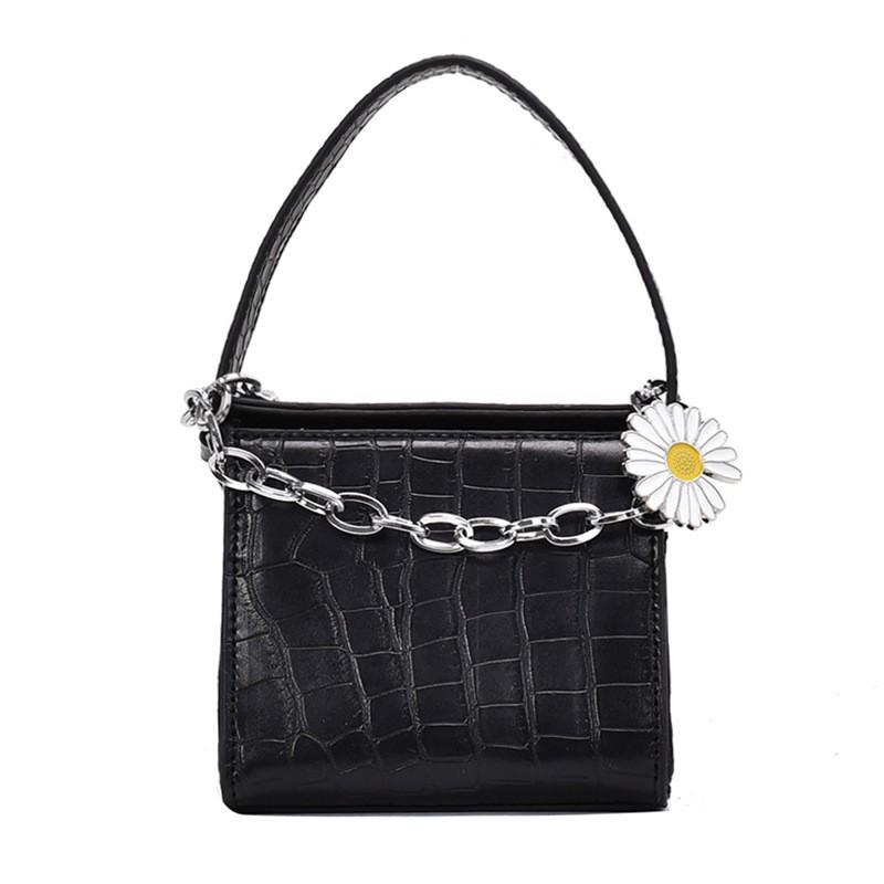 Out-of-street Chain Cross-section Bag Korean Style Niche Design Fashionable Mini Lipstick
Out-of-street Chain Cross-section Bag Korean Style Niche Design Fashionable Mini Lipstick