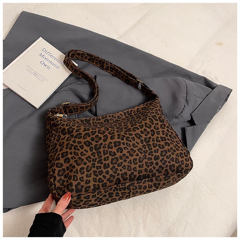 Fashi Casual Soft Textile Women s Shoulder Bag Large Capacity Leopard Print Female Retro Crossbody Bag For Commute Outings кофейный
Fashi Casual Soft Textile Women s Shoulder Bag Large Capacity Leopard Print Female Retro Crossbody Bag For Commute Outings кофейный