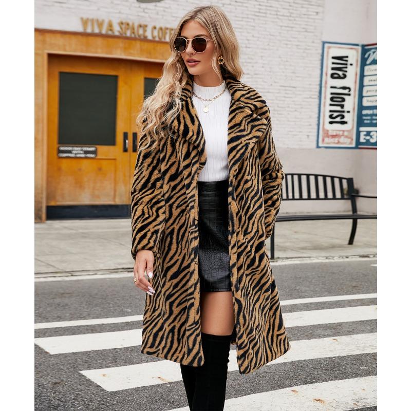 Повседневное пальто из искусственного меха с воротником, зебровым узором, плюшевое длинное пальто на осень и зиму XXXL
Повседневное пальто из искусственного меха с воротником, зебровым узором, плюшевое длинное пальто на осень и зиму XXXL