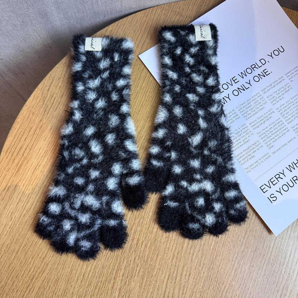 Winter Animal Print Touchscreen Gloves With Mink Fur For Women
Winter Animal Print Touchscreen Gloves With Mink Fur For Women