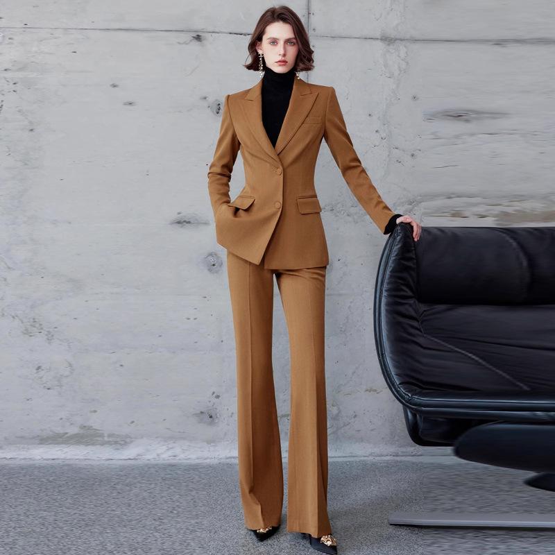 AD Gold Brown Wool Herringbone Suit: Autumn/Winter Formal Blazer & Wide-Leg Trousers XL
AD Gold Brown Wool Herringbone Suit: Autumn/Winter Formal Blazer & Wide-Leg Trousers XL