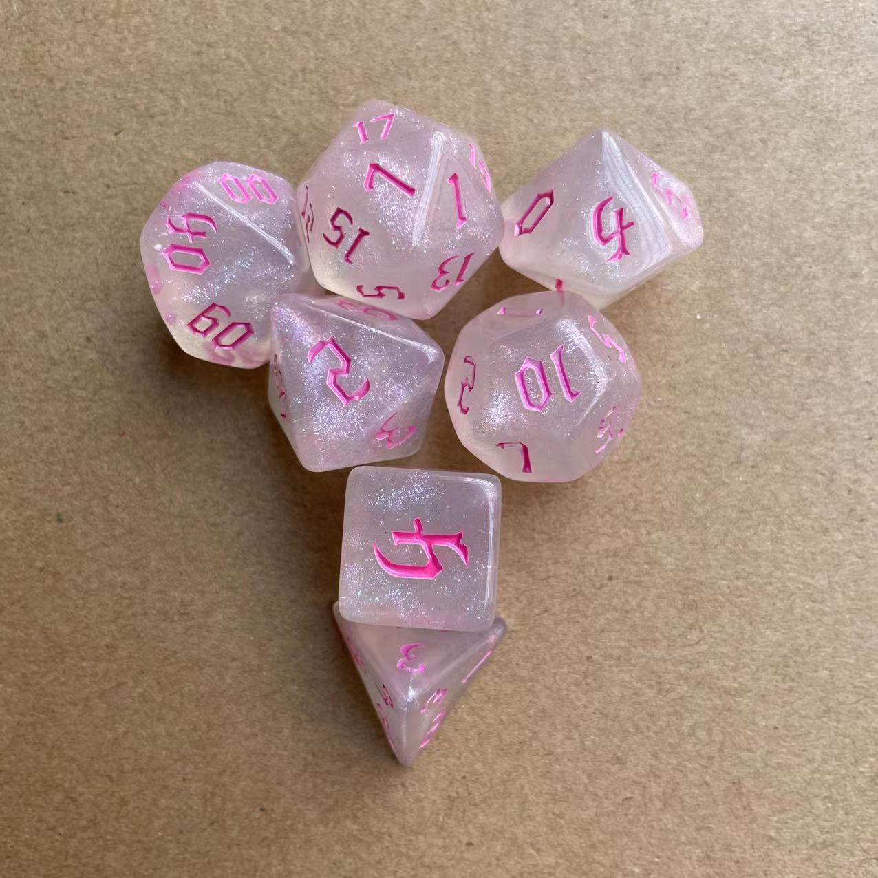 7Pcs/Lot Resin Multifaceted Dice D&D D4 D6 D8 D10 D% D12 D20 Polyhedral TRPG Games Настільна гра Dice 57
7Pcs/Lot Resin Multifaceted Dice D&D D4 D6 D8 D10 D% D12 D20 Polyhedral TRPG Games Настільна гра Dice 57