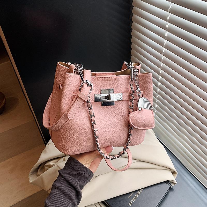 Bucket bag women s new spring and summer simple fashion chain shoulder bag versatile commuter messenger bag рожевий
Bucket bag women s new spring and summer simple fashion chain shoulder bag versatile commuter messenger bag рожевий
