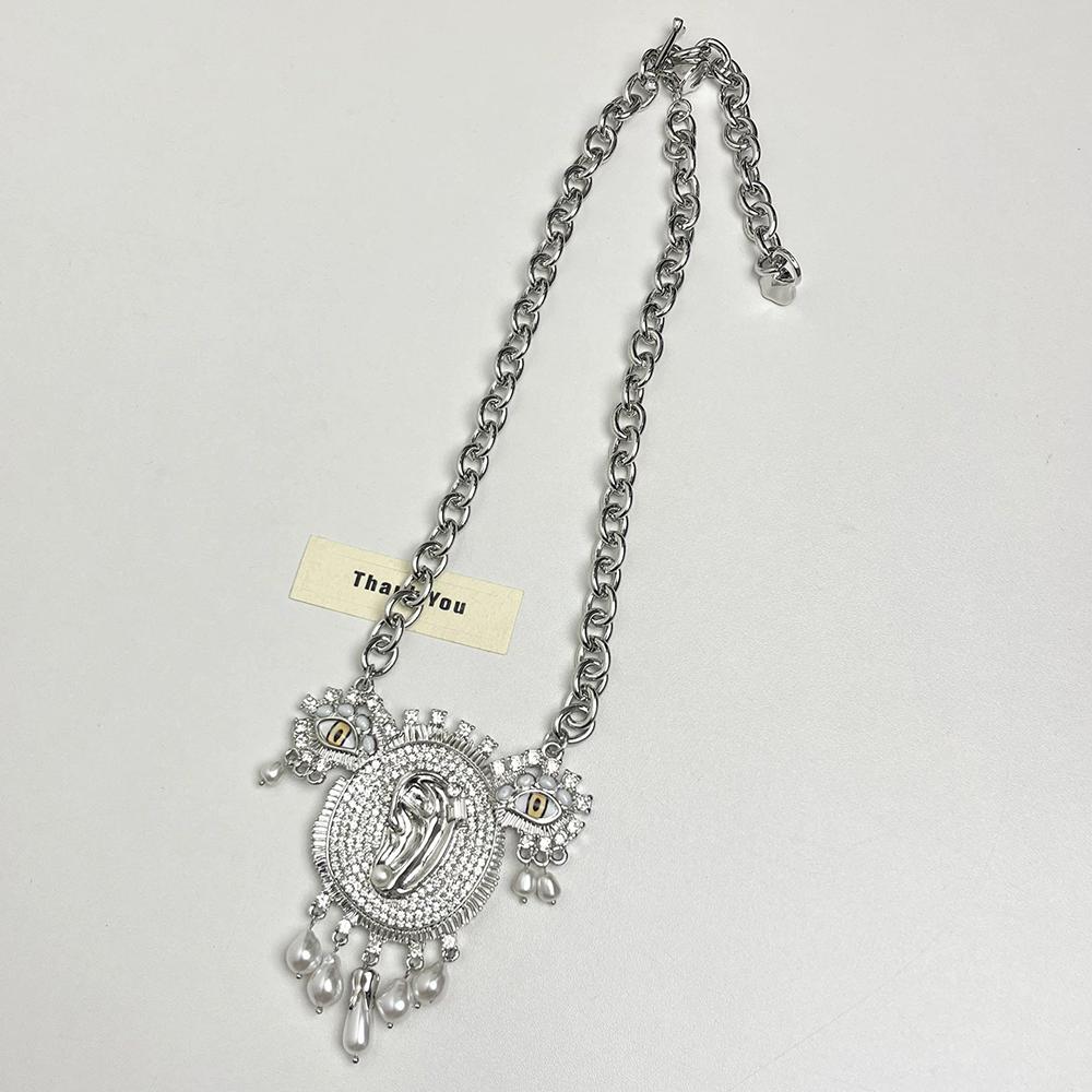 Exaggerated Eye Pendant Necklace Vintage Gold-Plated Thick Chain Necklace Fashionable Trendy Personalized Jewelry Accessories Other
Exaggerated Eye Pendant Necklace Vintage Gold-Plated Thick Chain Necklace Fashionable Trendy Personalized Jewelry Accessories Other