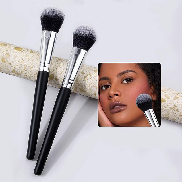REGENBOOG - Round-Toe Blush Brush Black
REGENBOOG - Round-Toe Blush Brush Black