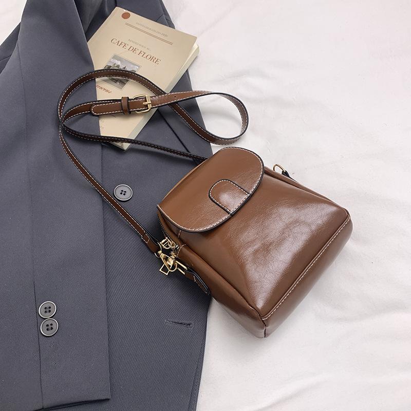 Textured mobile phone bag women s messenger 2025 new lightweight bag women s high-end fashion versatile shoulder bag коричневый
Textured mobile phone bag women s messenger 2025 new lightweight bag women s high-end fashion versatile shoulder bag коричневый