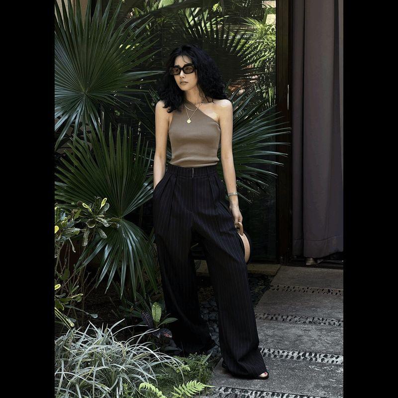 2025 Spring and Autumn New Simple Commuter Loose Wide-Leg Pants with Vertical Stripes Women s Minimalist Casual Floor-Length Trousers Black S
2025 Spring and Autumn New Simple Commuter Loose Wide-Leg Pants with Vertical Stripes Women s Minimalist Casual Floor-Length Trousers Black S