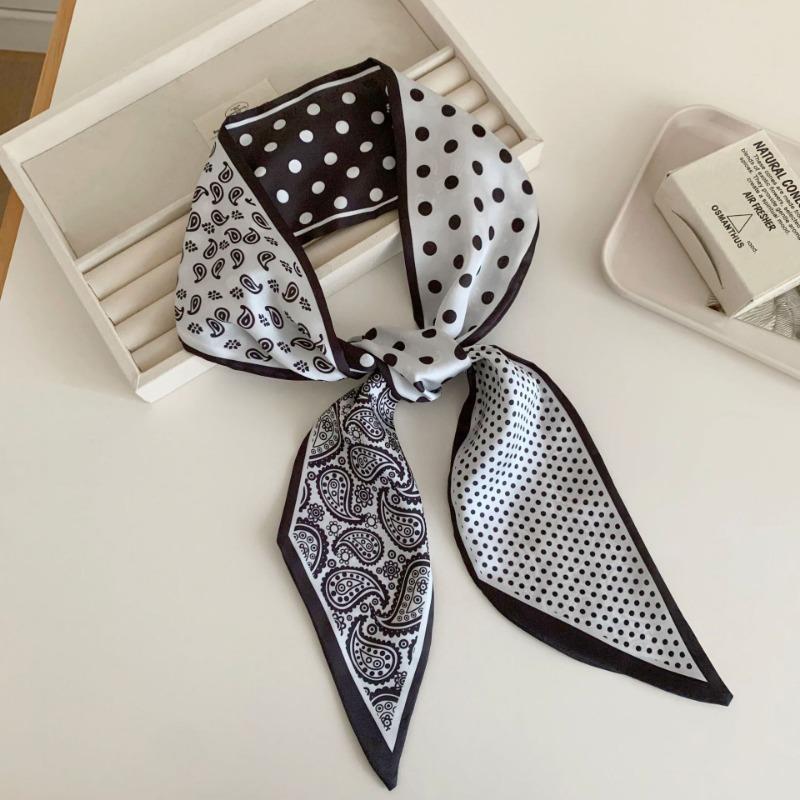 Silk scarf, long strip, new printed cashew flower, headscarf, headband, hair tie, bag, streamer, with shirt, scarf, waist belt.
Silk scarf, long strip, new printed cashew flower, headscarf, headband, hair tie, bag, streamer, with shirt, scarf, waist belt.
