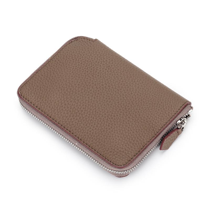 All soft leather short women s small wallet new Korean leather zipper multi-card change bag driver s license certificate small bag хаки
All soft leather short women s small wallet new Korean leather zipper multi-card change bag driver s license certificate small bag хаки