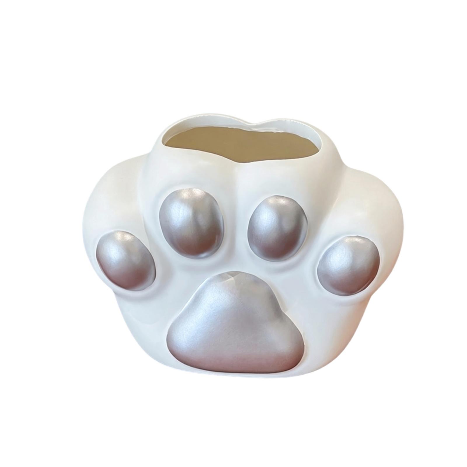 Creative Cat Paw Shaped Vase Decorative Sculpture Home Ornament Modern Artistic Design for Living Room Office Desk and Shelf Display one size срібний
Creative Cat Paw Shaped Vase Decorative Sculpture Home Ornament Modern Artistic Design for Living Room Office Desk and Shelf Display one size срібний