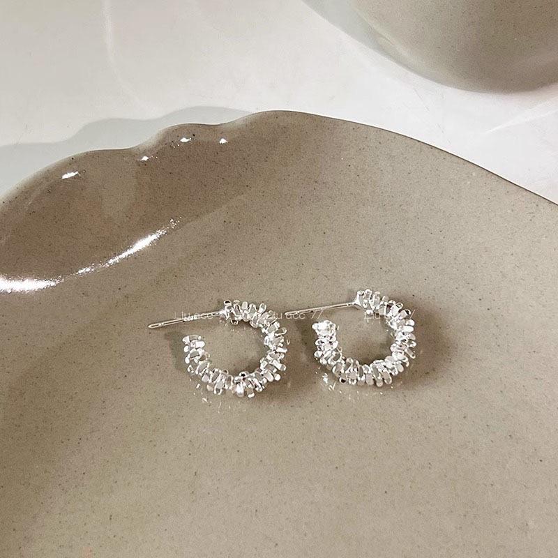 Элегантные серебряные серьги-пусеты 2023 года: Роскошный женский нишевый дизайн серебряный
Элегантные серебряные серьги-пусеты 2023 года: Роскошный женский нишевый дизайн серебряный