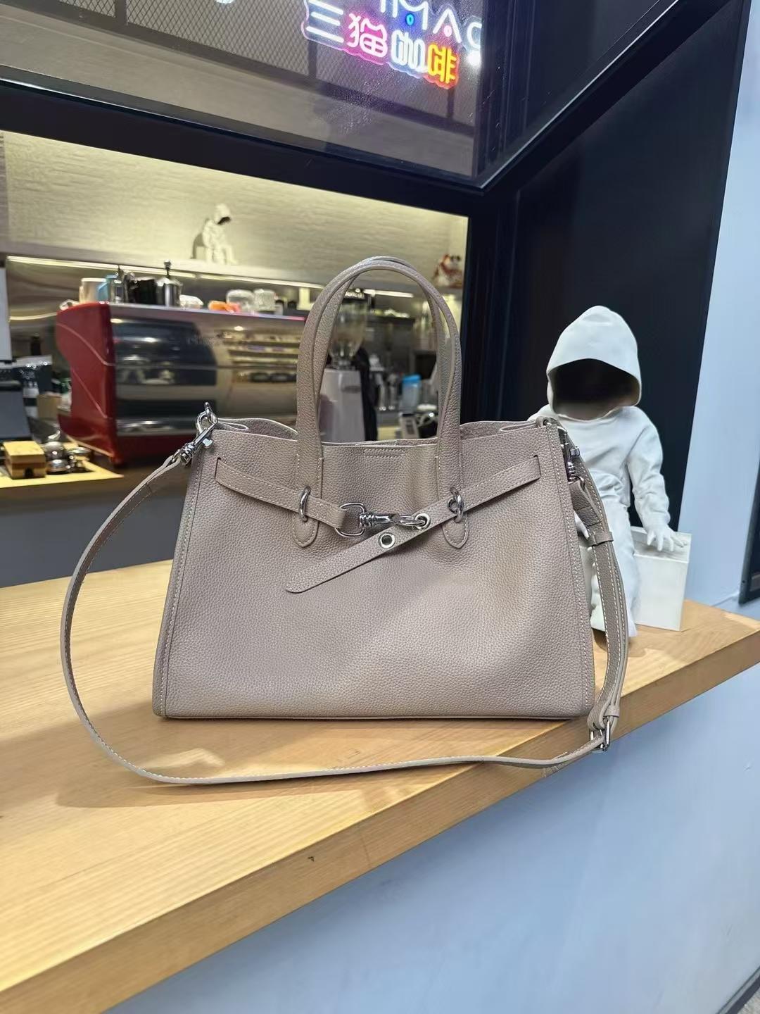 Luxury Bag Genuine Leather Commuter Bag Women Fashion Shoulder Crossbody Bucket Bag Women A Large Handbag
Luxury Bag Genuine Leather Commuter Bag Women Fashion Shoulder Crossbody Bucket Bag Women A Large Handbag
