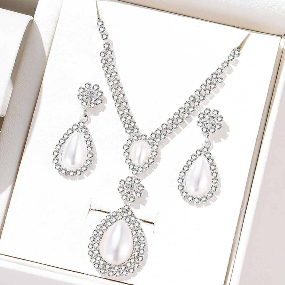 3 Piece Set Of Women Water Drop Diamond Necklace And Earrings With A Stylish And Stylish Design Light Luxury High End Feel Set
3 Piece Set Of Women Water Drop Diamond Necklace And Earrings With A Stylish And Stylish Design Light Luxury High End Feel Set