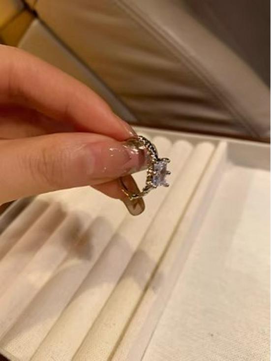 Выбор владельца: Стильное и уникальное роскошное кольцо на указательный палец для женщин – модный, уникальный дизайн с индивидуальностью.
Выбор владельца: Стильное и уникальное роскошное кольцо на указательный палец для женщин – модный, уникальный дизайн с индивидуальностью.