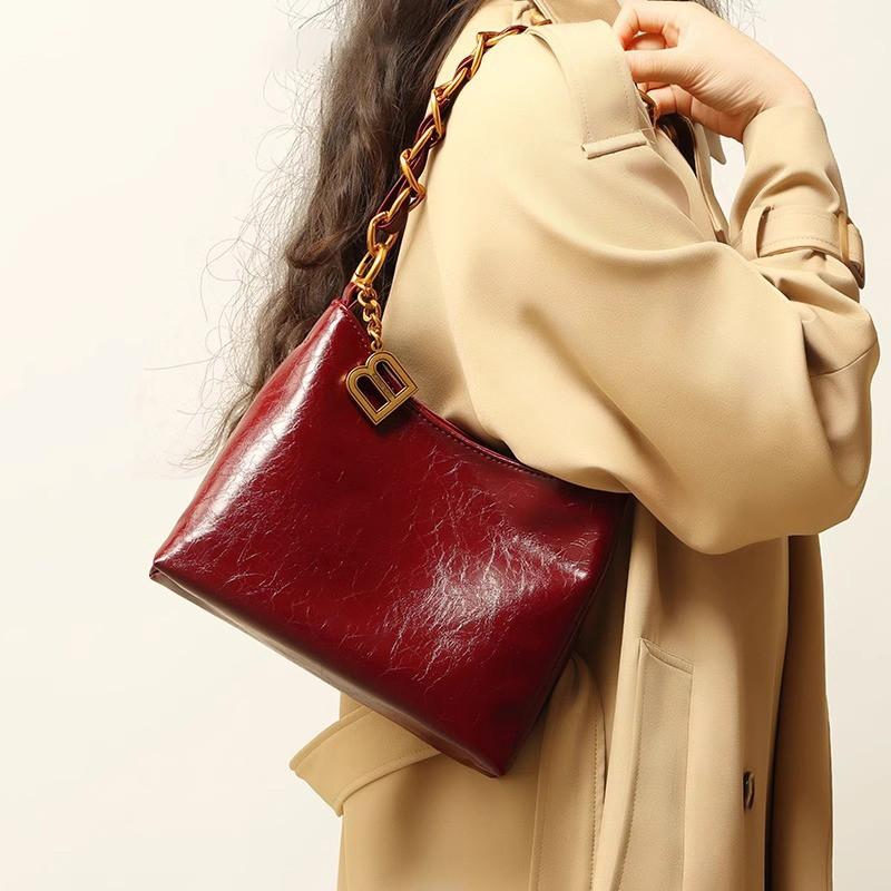 В этом году нишевые цепочные сумки под мышкой популярны для женской новой моды и высококлассные сумки через плечо, универсальные сумки-мессенджеры для поездок на работу.
В этом году нишевые цепочные сумки под мышкой популярны для женской новой моды и высококлассные сумки через плечо, универсальные сумки-мессенджеры для поездок на работу.