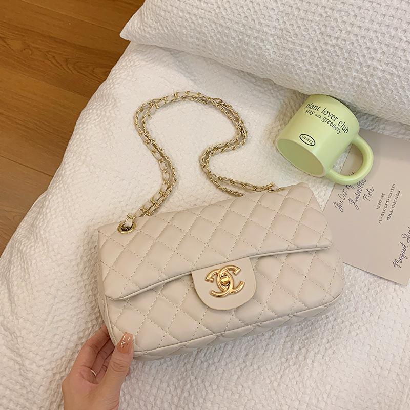 Сумка зимняя новая женская сумка простая темпераментная сумка через плечо ретро повседневная большой вместимости сумка-мессенджер
Сумка зимняя новая женская сумка простая темпераментная сумка через плечо ретро повседневная большой вместимости сумка-мессенджер