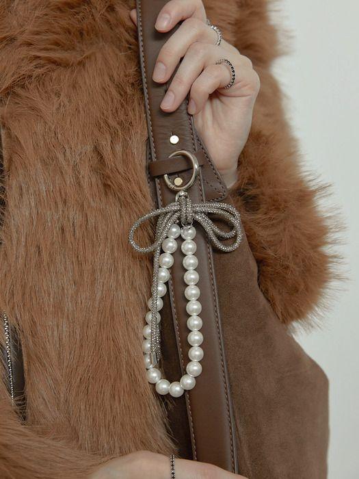 LOVE ME MONSTER Pearl & Cubic Ribbon Key Ring (L244MSG010) BLACK
LOVE ME MONSTER Pearl & Cubic Ribbon Key Ring (L244MSG010) BLACK