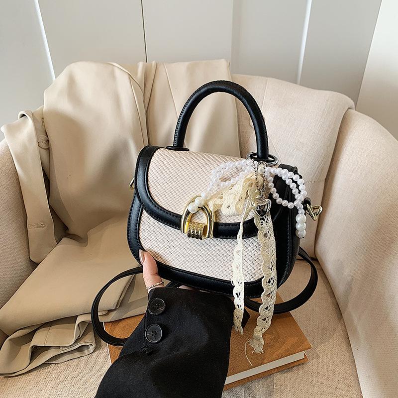 Temperament Light Luxury Niche Woven Hand Bag Женская универсальная сумка через плечо для поездок на работу No pendant чёрный
Temperament Light Luxury Niche Woven Hand Bag Женская универсальная сумка через плечо для поездок на работу No pendant чёрный