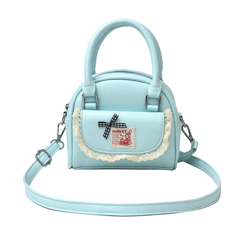 Корейская версия милой балетной сумки-бостон в стиле дофамин, портативная, для поездок на работу, универсальная, с высоким чувством стиля, в иностранном стиле, сумка-мессенджер для женщин озеро синий
Корейская версия милой балетной сумки-бостон в стиле дофамин, портативная, для поездок на работу, универсальная, с высоким чувством стиля, в иностранном стиле, сумка-мессенджер для женщин озеро синий