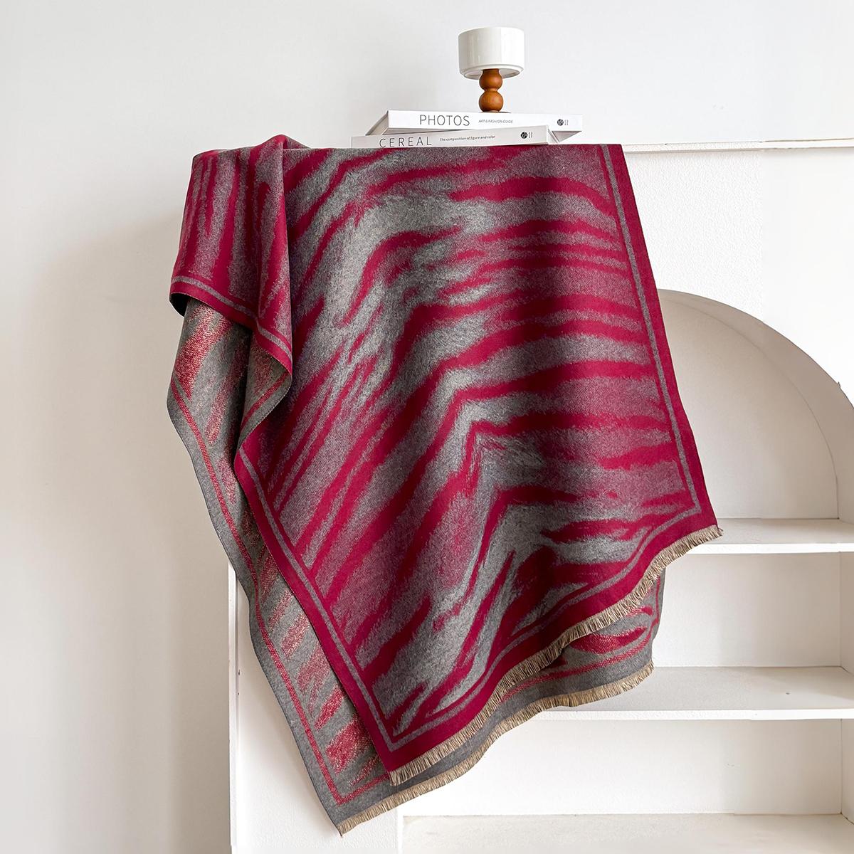 New Elegance Two-Sided Leopard Print Scarf Warm Fringe Pashmina Shawl Autumn and Winter Outdoor Coldproof Windproof Blanket
New Elegance Two-Sided Leopard Print Scarf Warm Fringe Pashmina Shawl Autumn and Winter Outdoor Coldproof Windproof Blanket