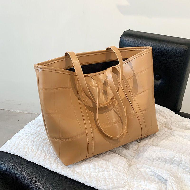 Women s Textured Large Capacity Big Bag Korean Style Trendy Versatile Embossed Shoulder Bag Fashion Commuter Tote Bag хакі
Women s Textured Large Capacity Big Bag Korean Style Trendy Versatile Embossed Shoulder Bag Fashion Commuter Tote Bag хакі