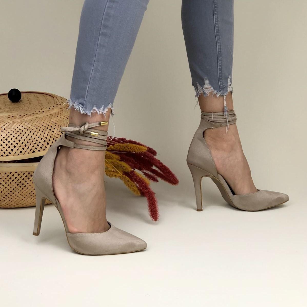 Женская модная обувь ручной работы из специальной замши на каблуке
Женская модная обувь ручной работы из специальной замши на каблуке