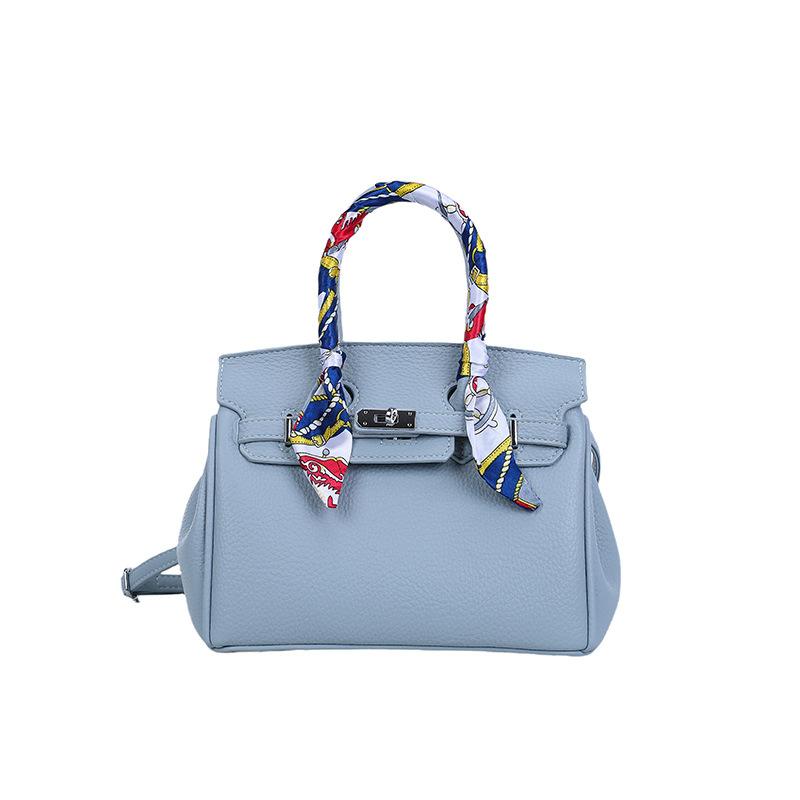 Women S Bag Autumn And Winter Lychee Pattern Portable Platinum Bag Texture Large Capacity Shoulder Oblique Span Bag синій
Women S Bag Autumn And Winter Lychee Pattern Portable Platinum Bag Texture Large Capacity Shoulder Oblique Span Bag синій