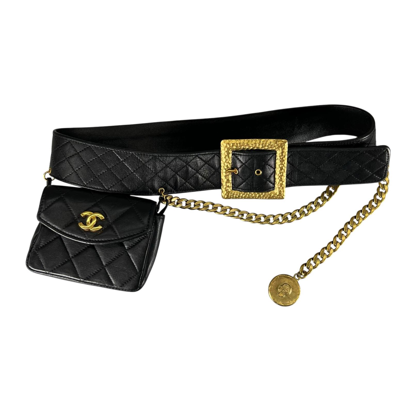 CHANEL Matrasse Waist bag black Women used
CHANEL Matrasse Waist bag black Women used