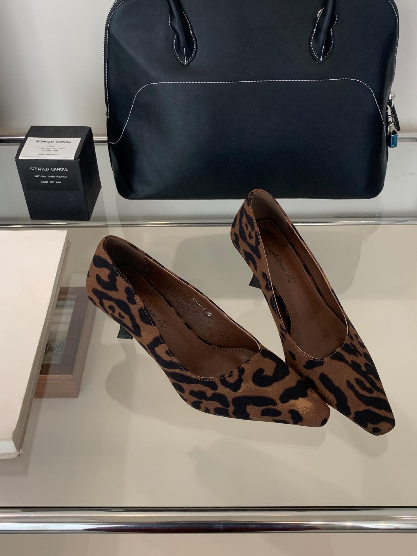 Niche Pointed Head Shallow Mouth Single Shoes Women S Spring And Autumn French High Sense Professional Commuter Work Socialite Stiletto High Heels 39
Niche Pointed Head Shallow Mouth Single Shoes Women S Spring And Autumn French High Sense Professional Commuter Work Socialite Stiletto High Heels 39