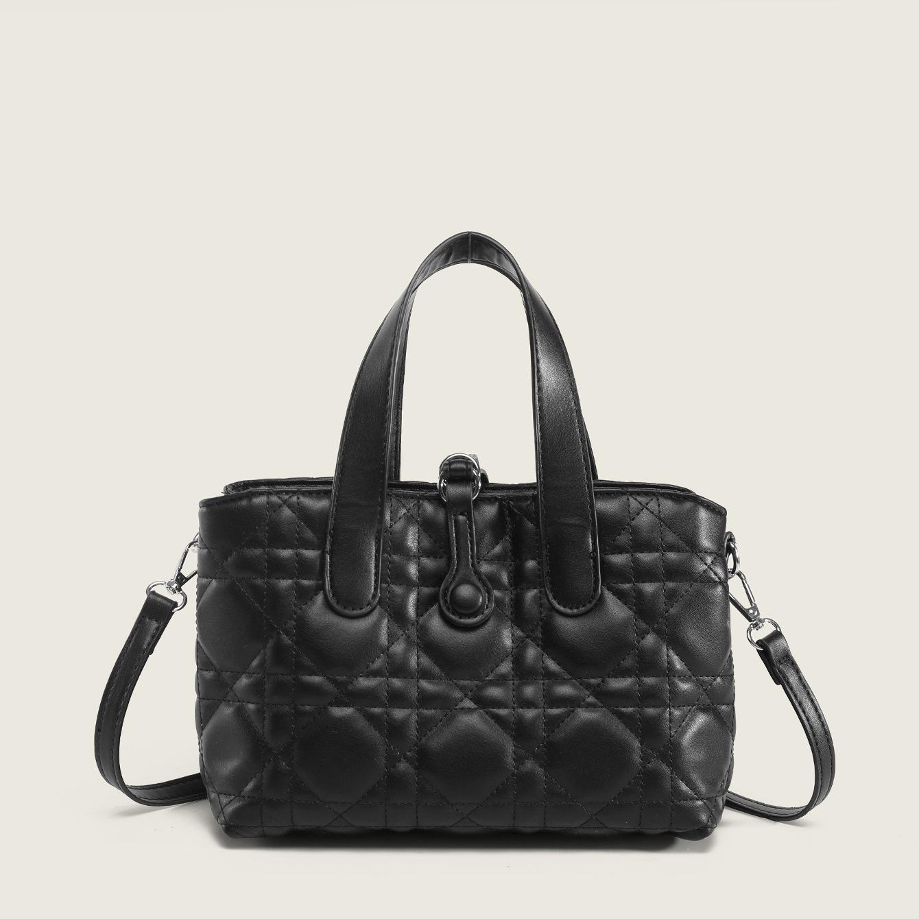 Новая квадратная сумка-тоут, хозяйственная сумка, портативная, на плечо, кроссбоди, модный тренд, универсальная, ретро чёрный
Новая квадратная сумка-тоут, хозяйственная сумка, портативная, на плечо, кроссбоди, модный тренд, универсальная, ретро чёрный