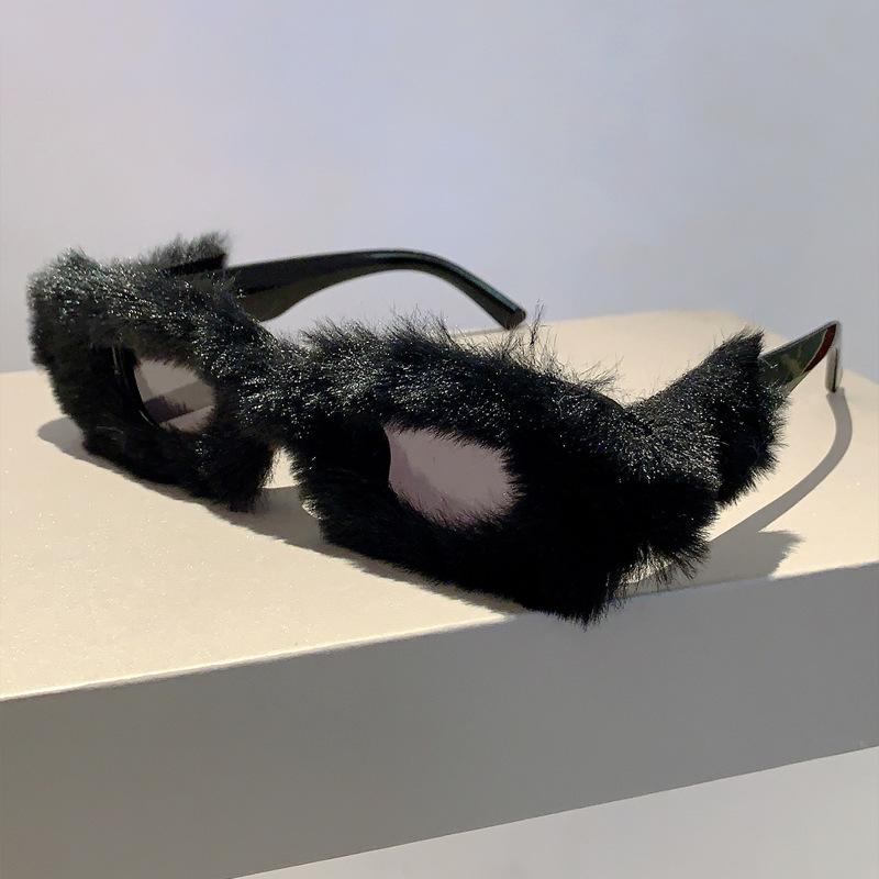 Fashion Soft Full Woollen Sunglasses Women For Men Trend Fur Velvet Pink Sun Glasses Female Luxury Brand Designer Eyeglasses
Fashion Soft Full Woollen Sunglasses Women For Men Trend Fur Velvet Pink Sun Glasses Female Luxury Brand Designer Eyeglasses